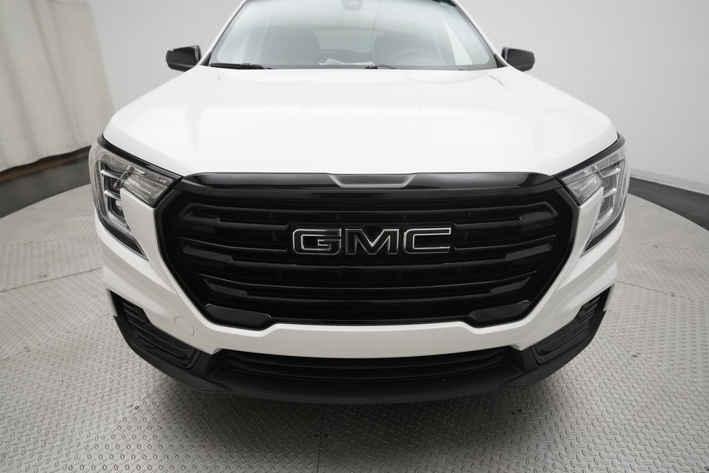 Used 2023 GMC Terrain SLE w/ Driver Convenience Package image 21