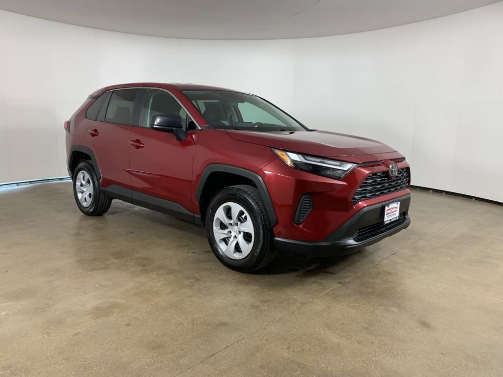 Used 2024 Toyota RAV4 LE AWD/4WD image 5