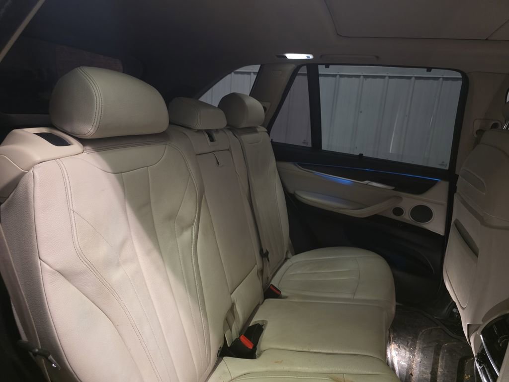 Used 2015 BMW X5 xDrive50i AWD/4WD image 30