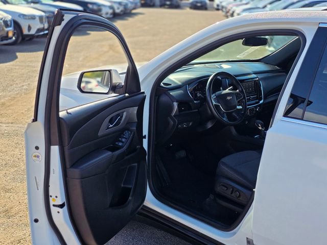 Used 2023 Chevrolet Traverse LT image 39