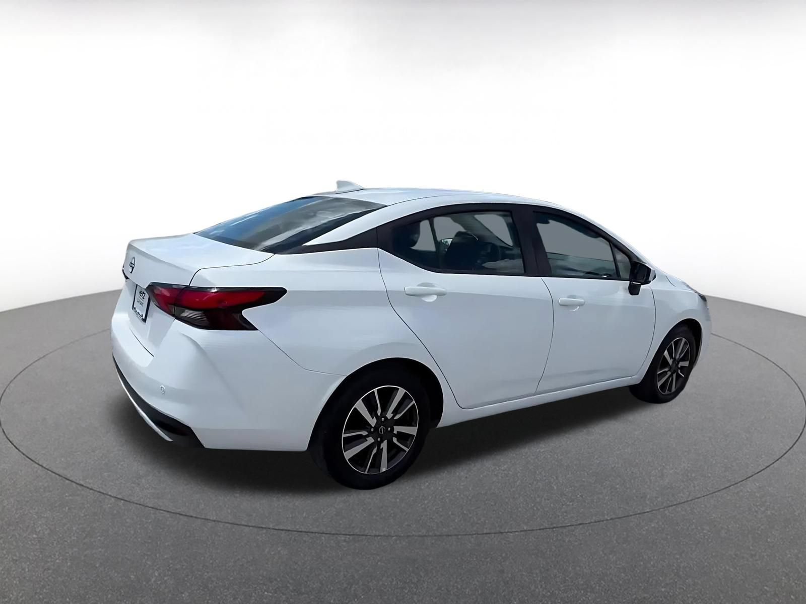 Used 2025 Nissan Versa SV FWD image 15