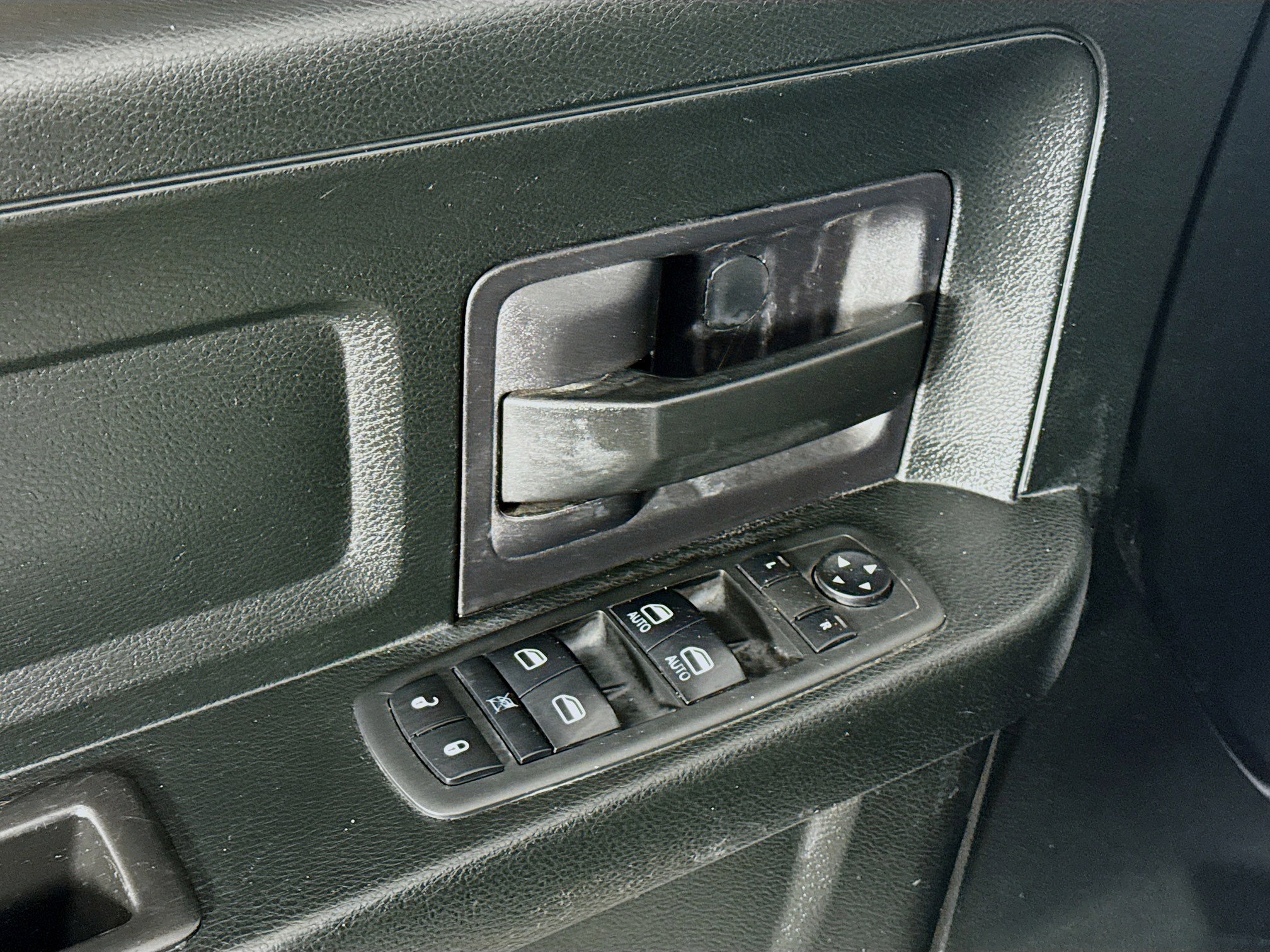 Used 2018 RAM 1500 Express image 23