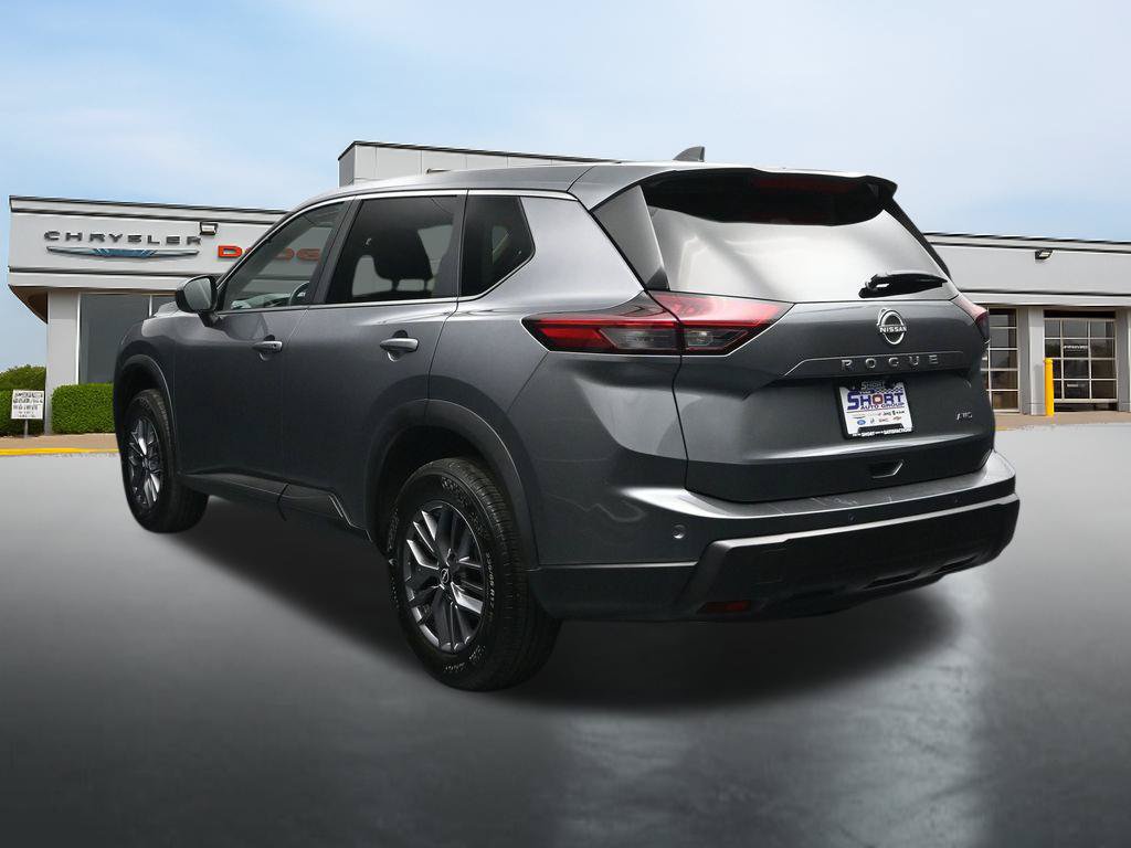 Used 2026 Nissan Rogue SV AWD/4WD image 3