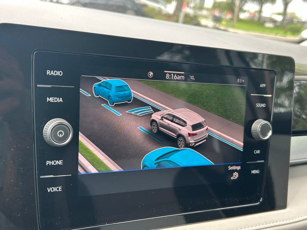 New 2026 Volkswagen Taos SE FWD image 16
