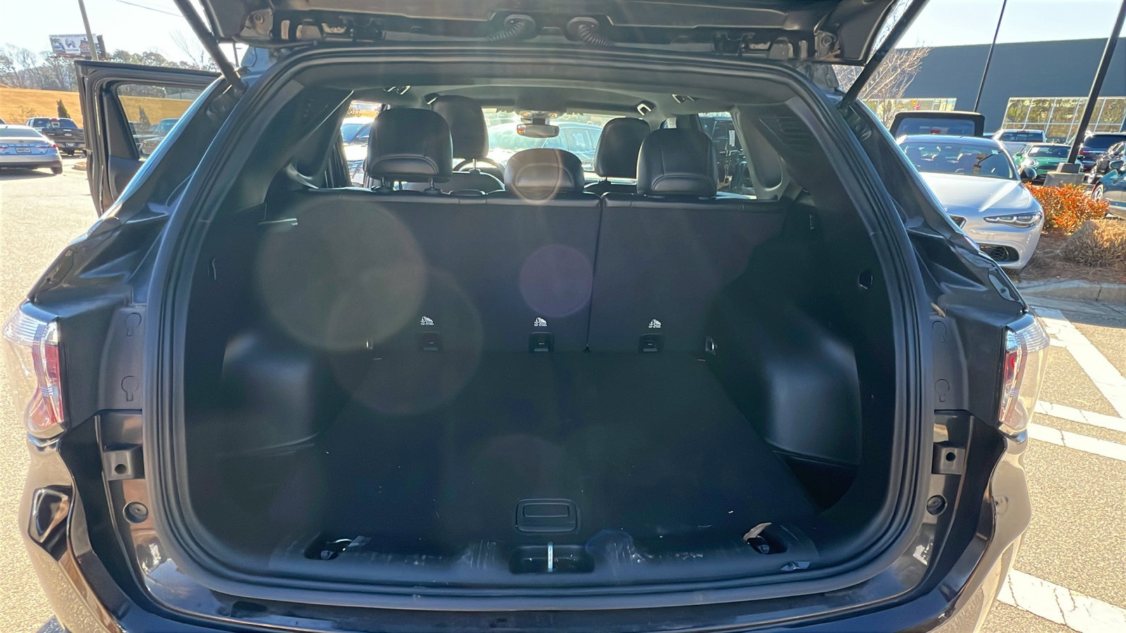 Used 2024 Jeep Compass Latitude image 13