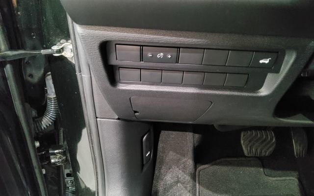 Used 2024 Mitsubishi Outlander SE image 21