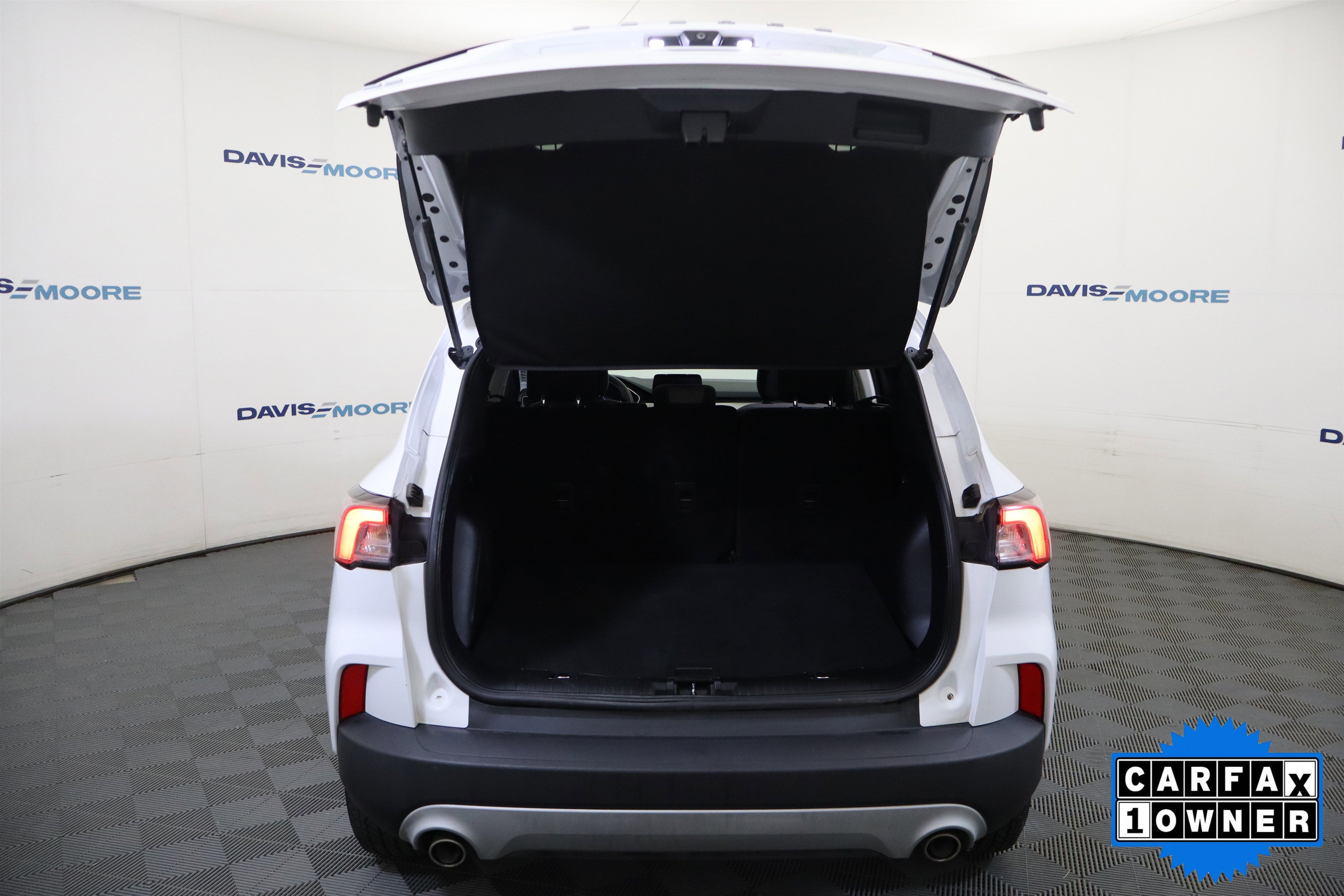 Used 2022 Ford Escape SE image 8