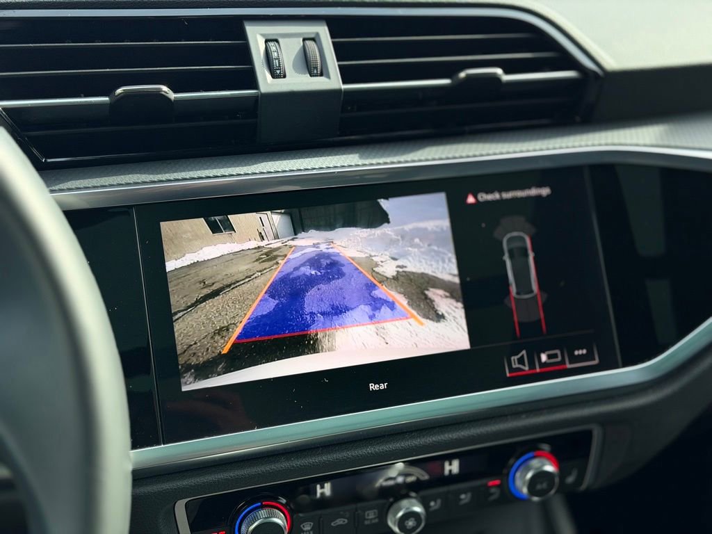 Used 2025 Audi Q3 2.0T Premium image 19