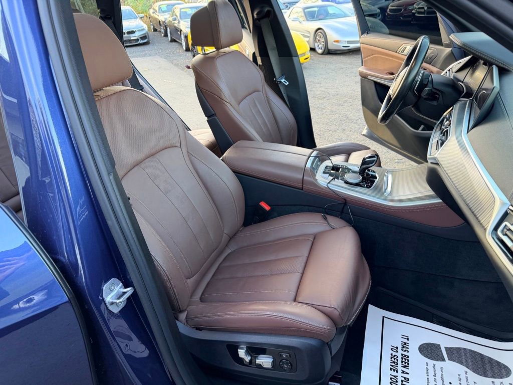 Used 2020 BMW X5 M50i image 26