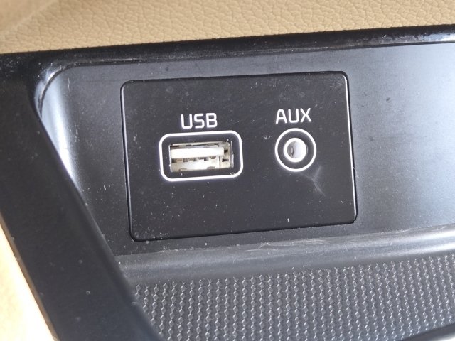 Used 2017 Kia Sedona EX FWD image 19