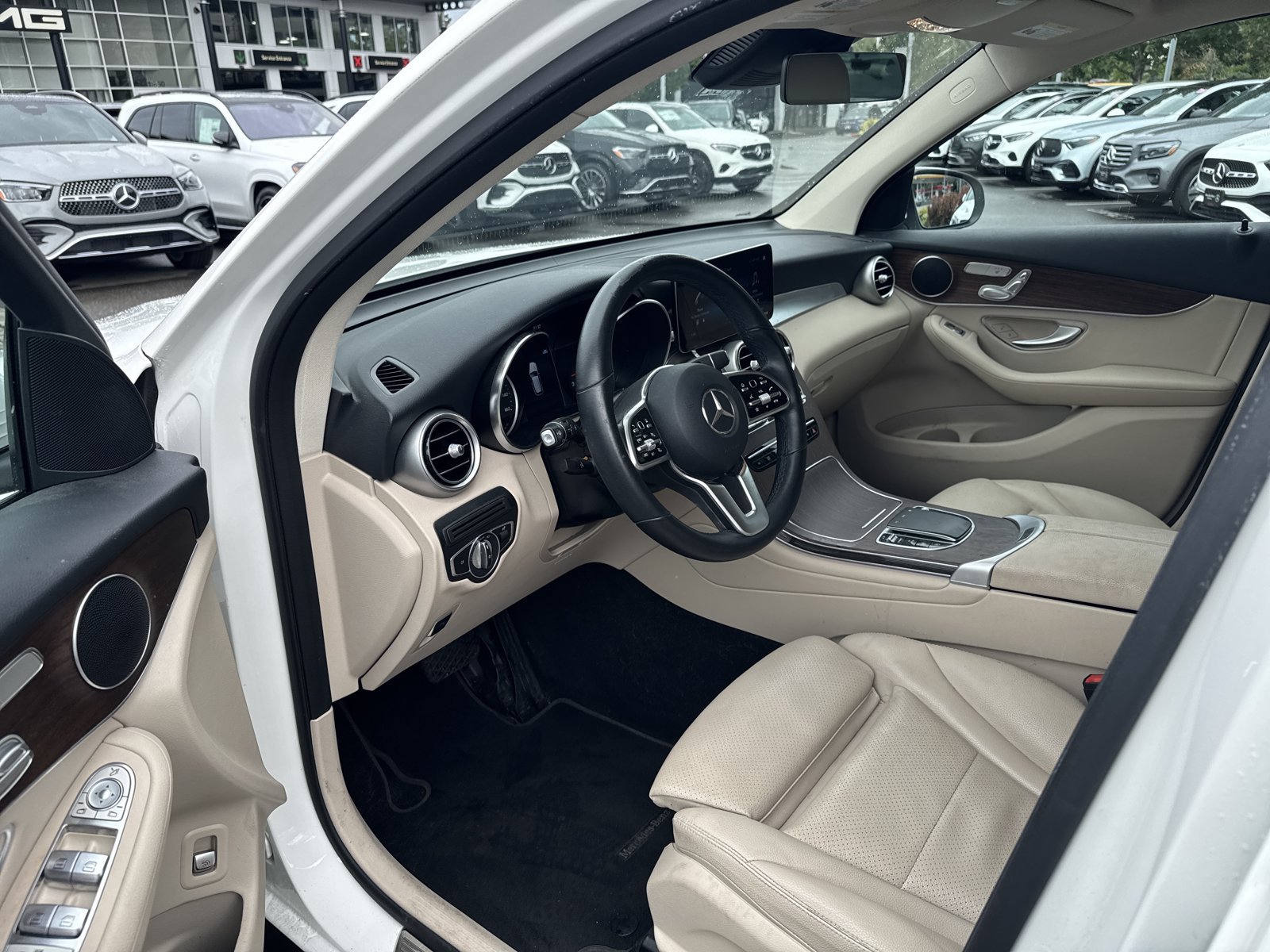 Used 2022 Mercedes-Benz GLC 300 4MATIC image 16