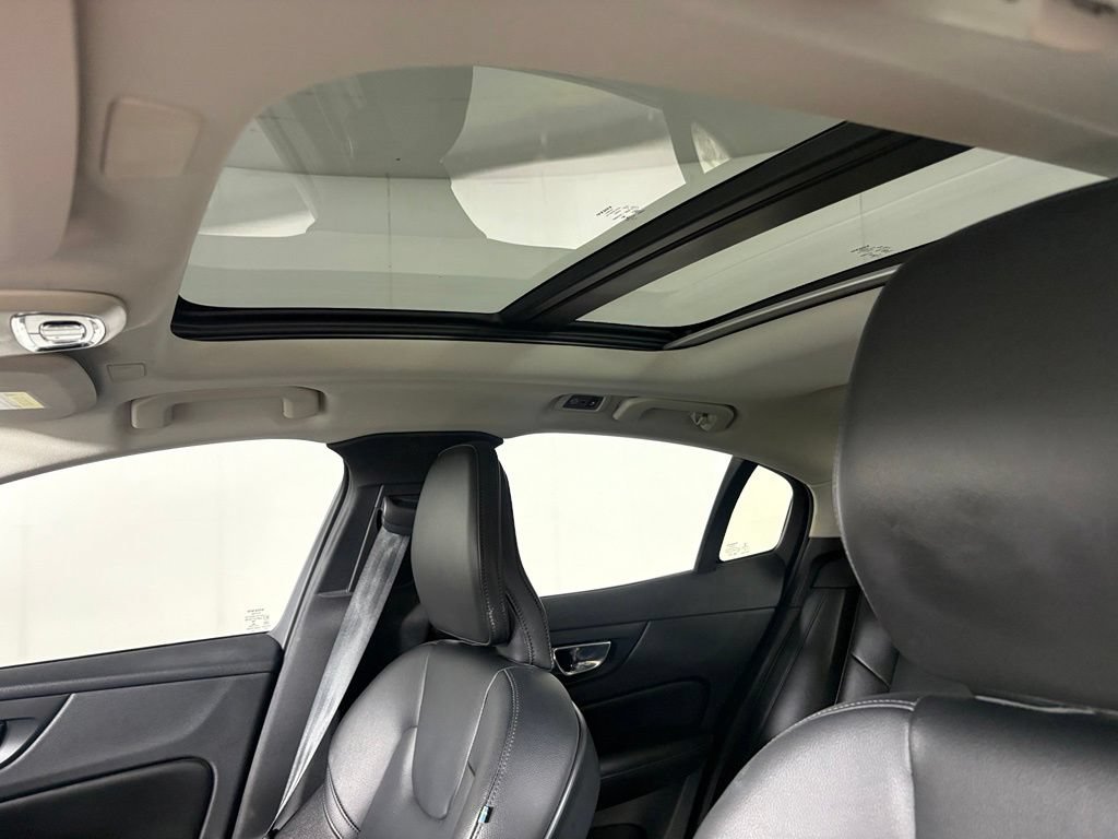 Used 2020 Volvo S60 T5 Momentum FWD image 33