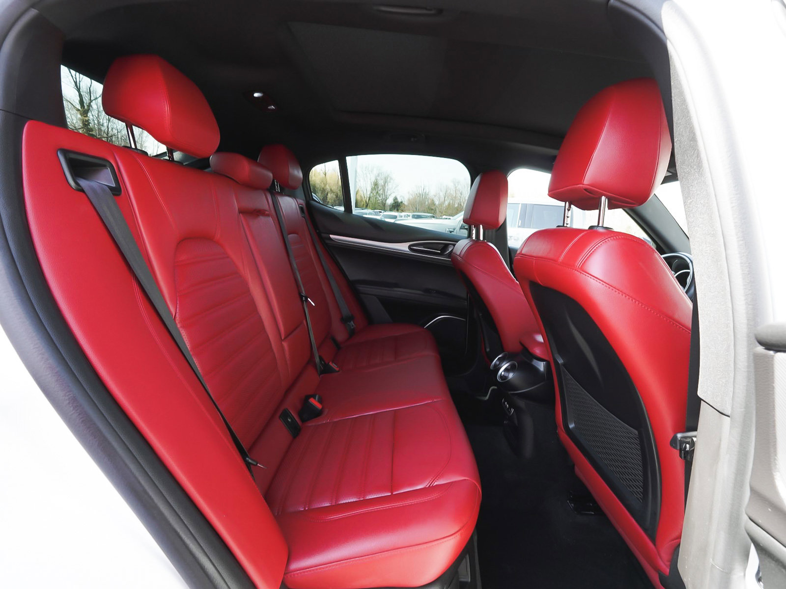 Used 2023 Alfa Romeo Stelvio Veloce image 37