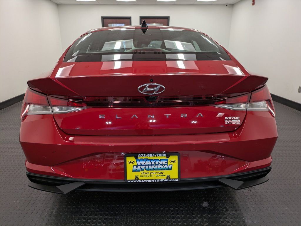 Used 2023 Hyundai Elantra SEL w/ Convenience Package FWD image 5