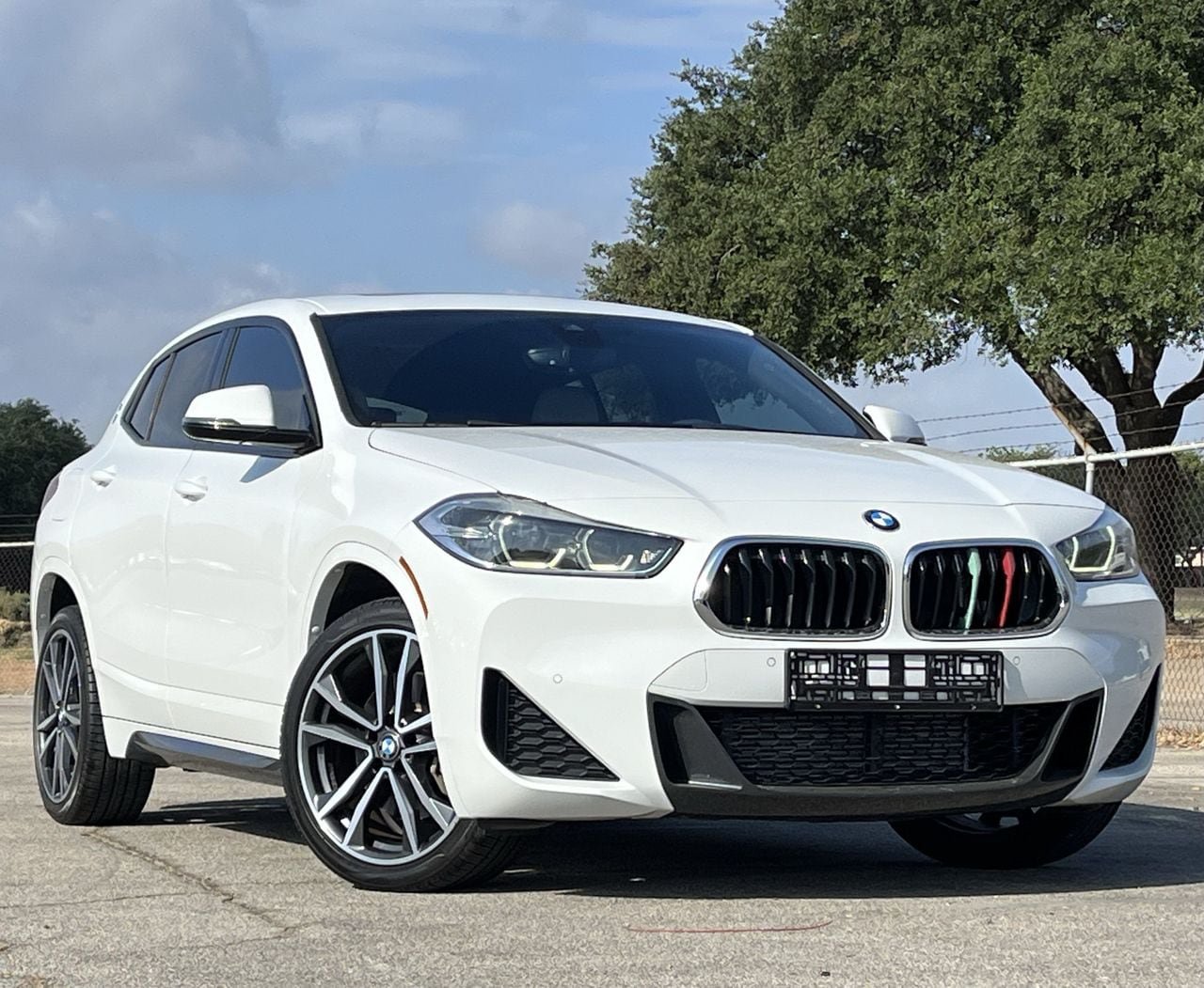 Used 2023 BMW X2 sDrive28i w/ M Sport Package FWD image 2