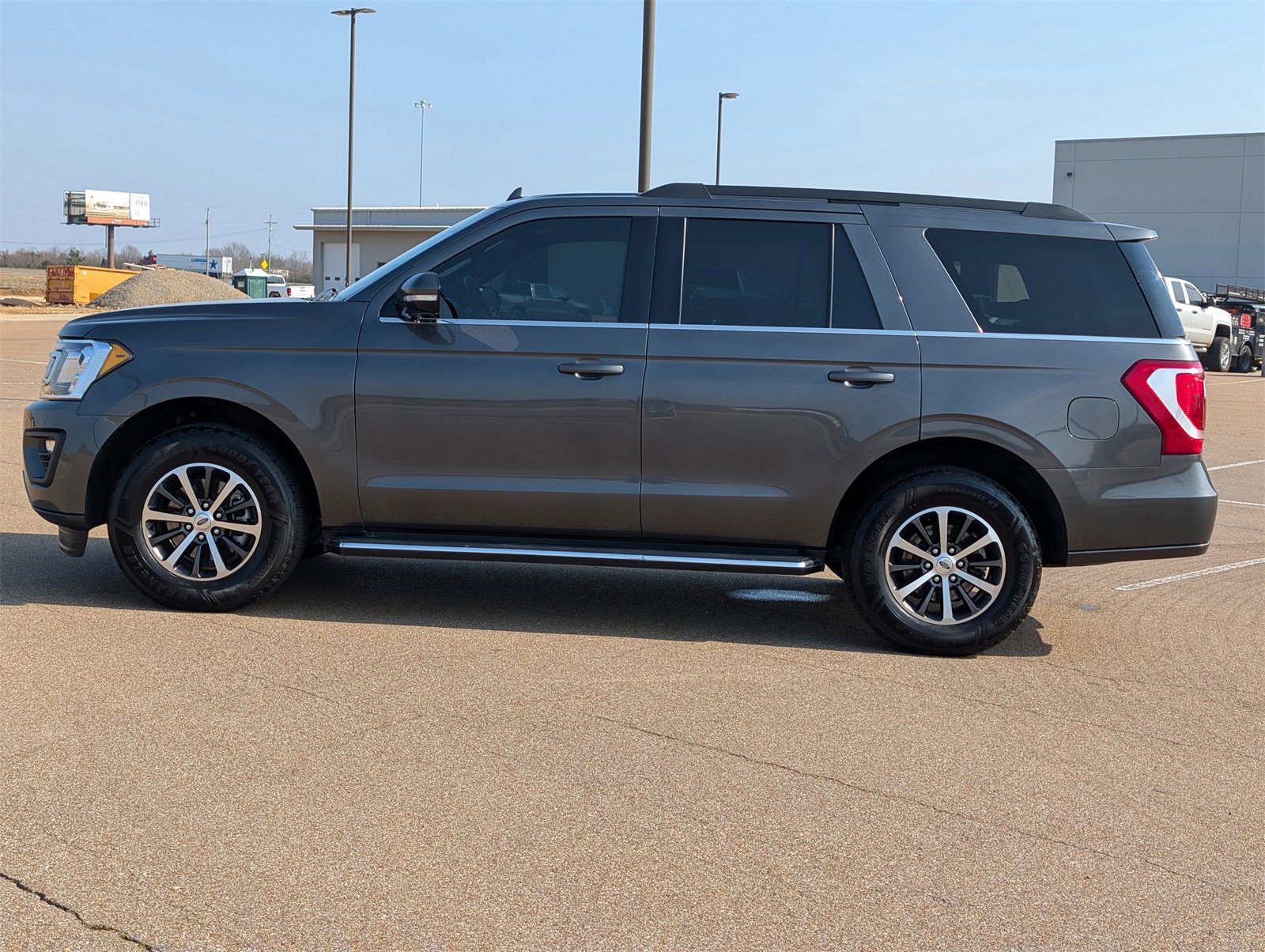 Used 2021 Ford Expedition XLT image 8