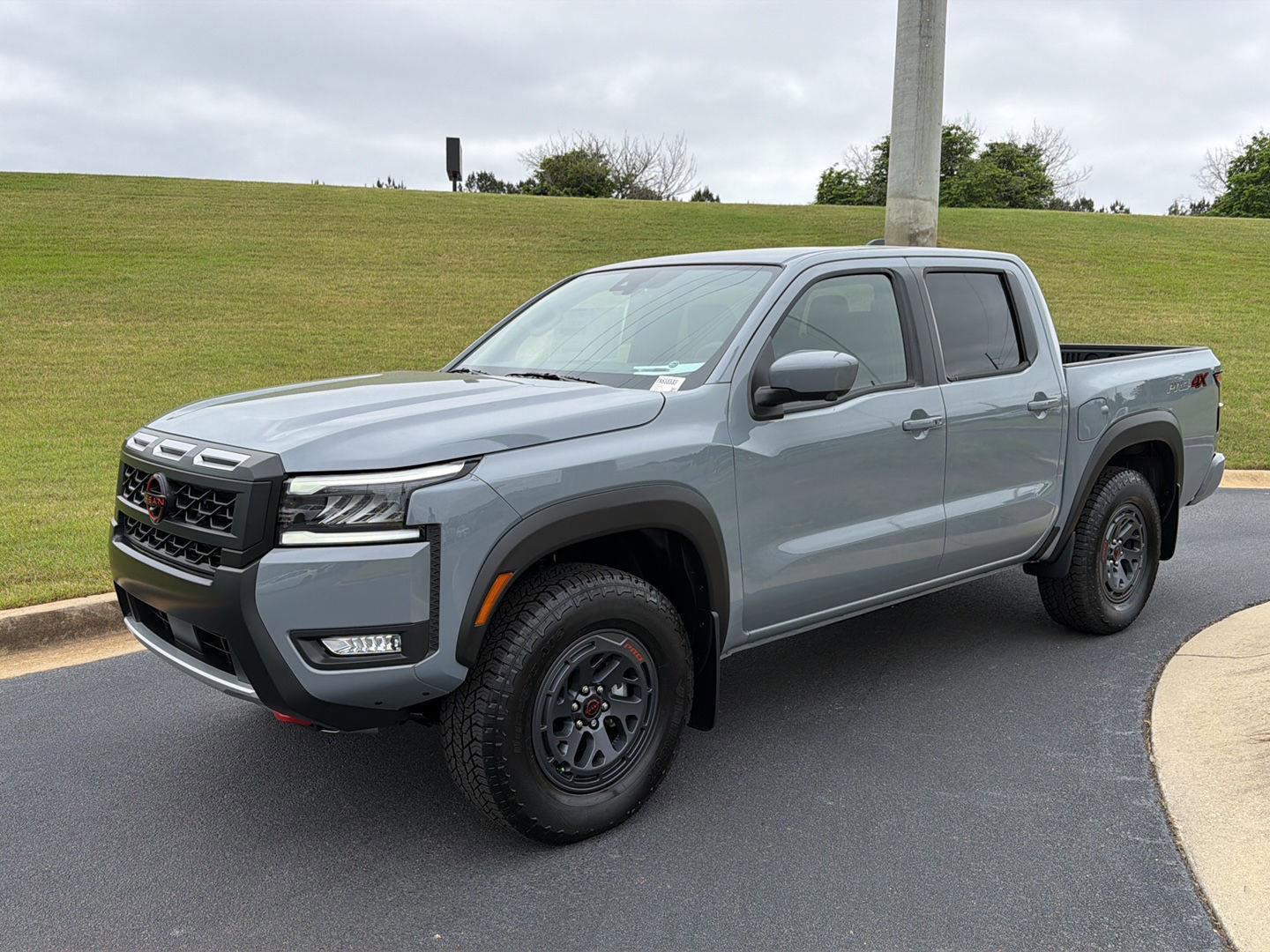 New 2026 Nissan Frontier PRO-4X w/ Pro-4x Convenience Package AWD/4WD image 2