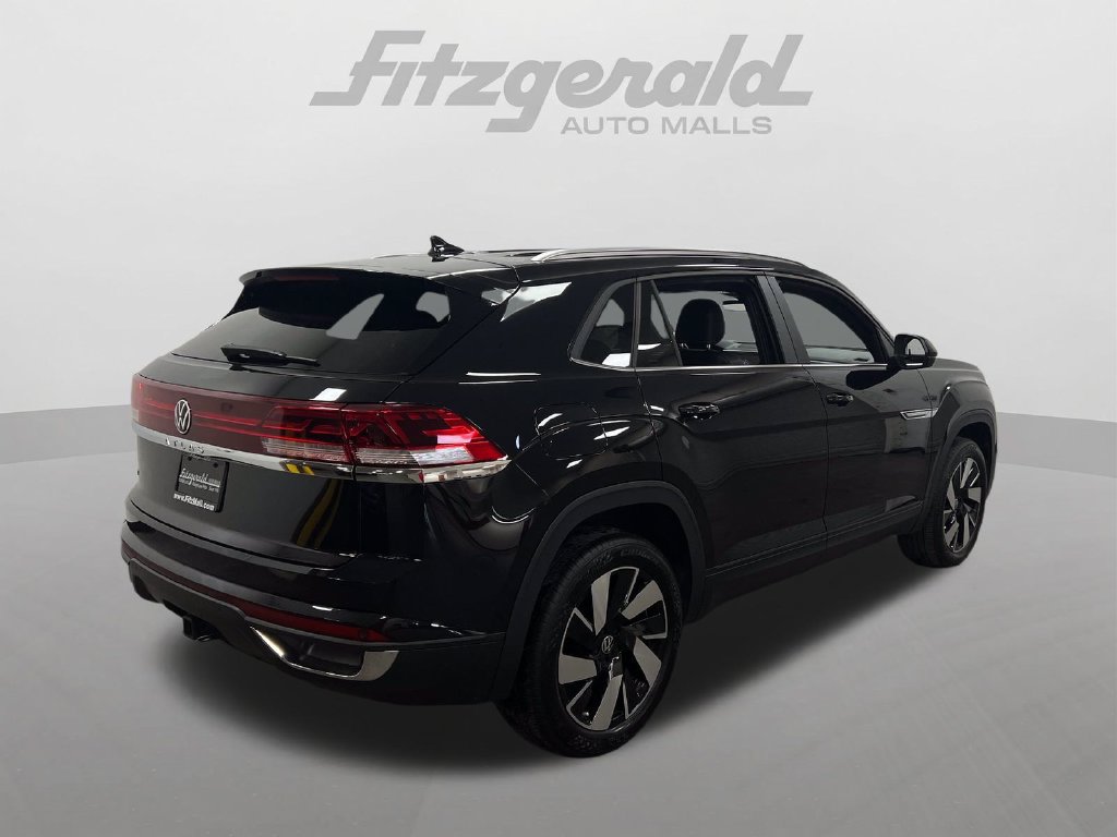 Used 2024 Volkswagen Atlas Cross Sport SE FWD image 6