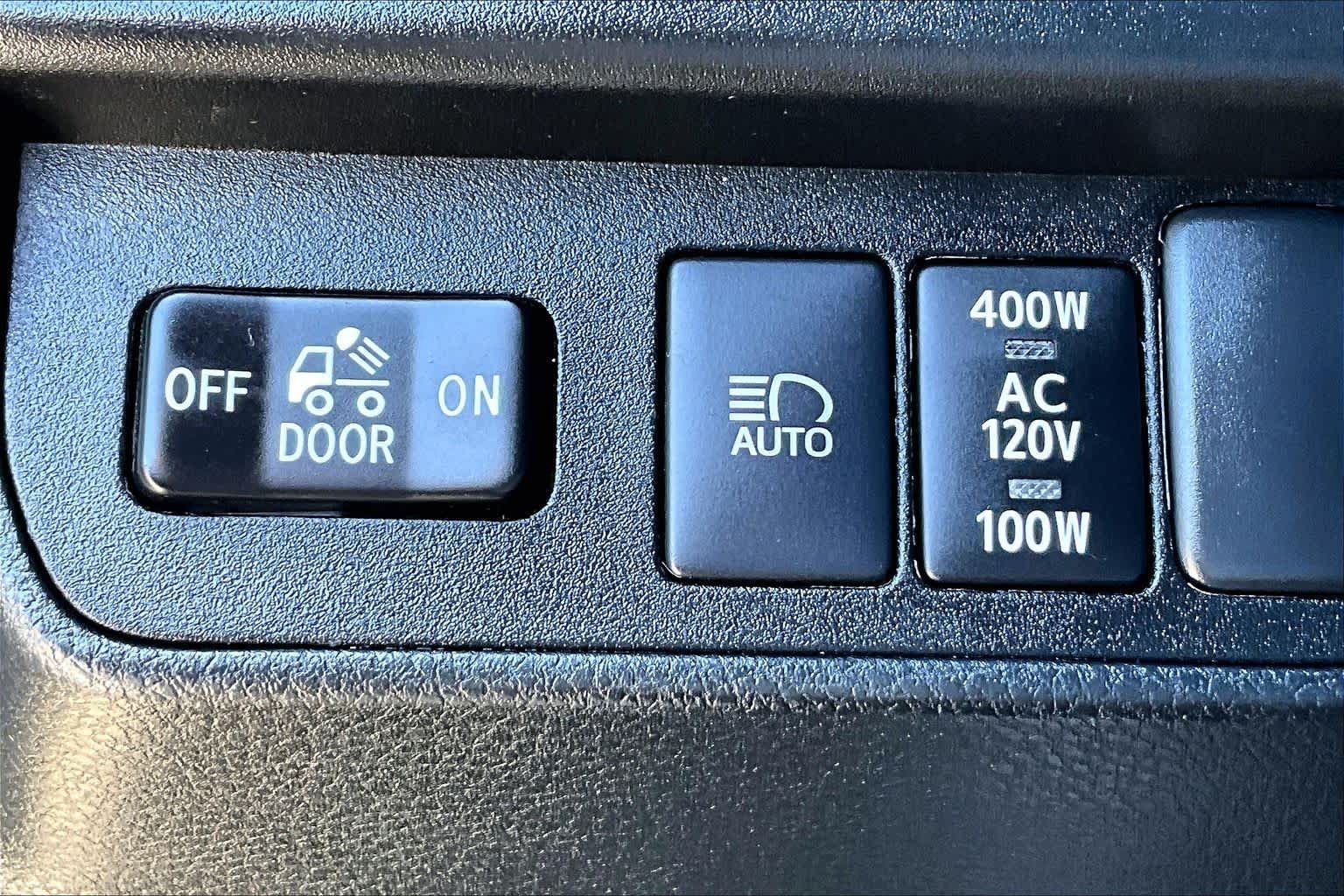 Used 2020 Toyota Tacoma TRD Sport w/ Technology Package AWD/4WD image 32
