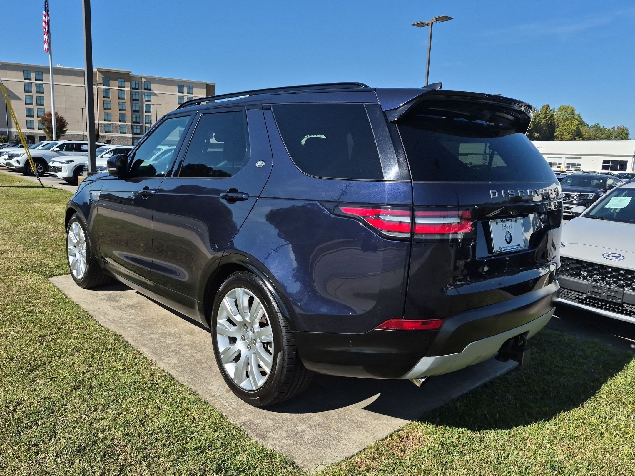 Used 2019 Land Rover Discovery HSE AWD/4WD image 5