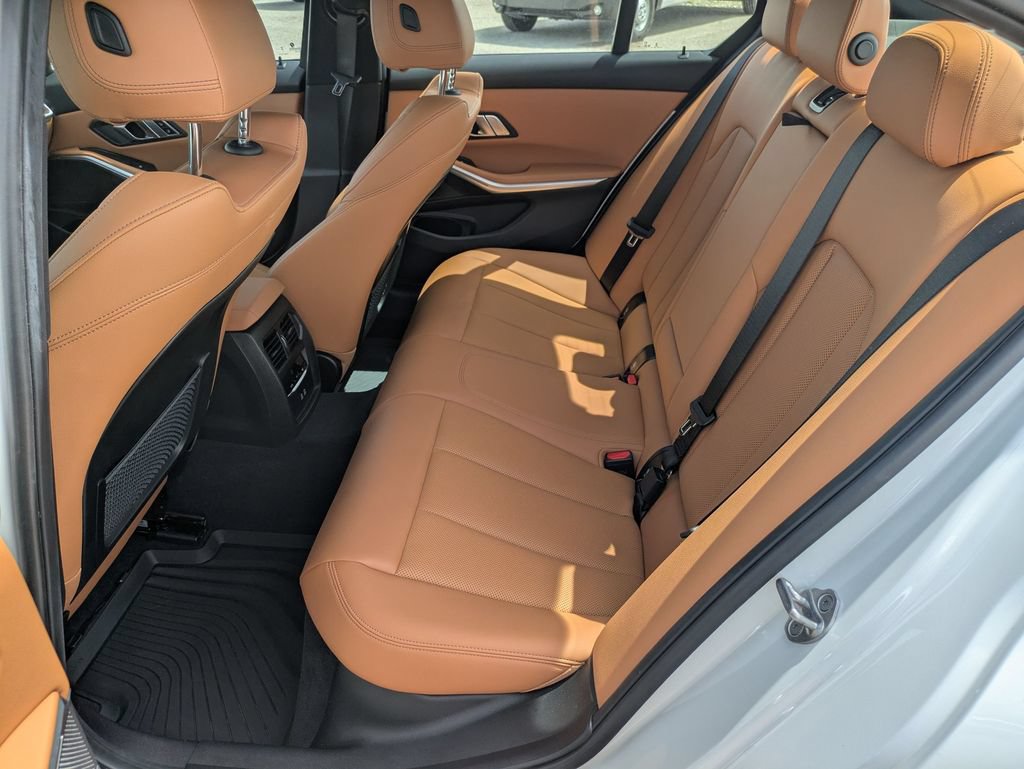 Used 2023 BMW 330i Sedan w/ Premium Package RWD image 23