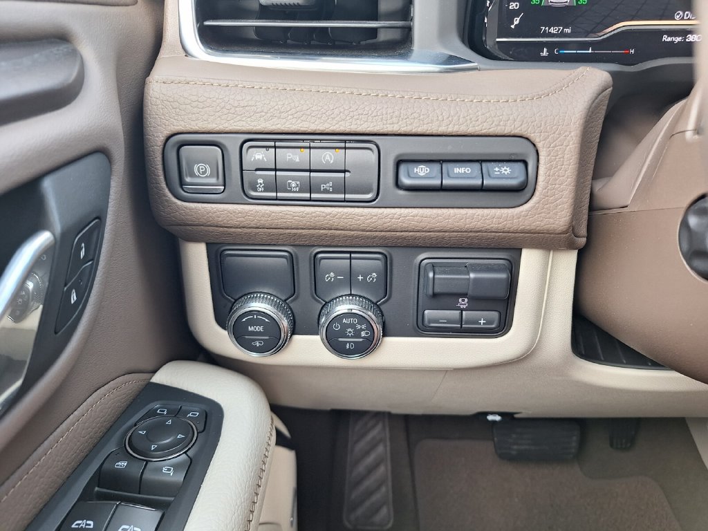 Used 2023 GMC Yukon XL Denali w/ Denali Reserve Package RWD image 24
