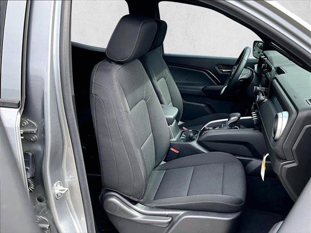 Used 2025 Chevrolet Colorado LT RWD image 9