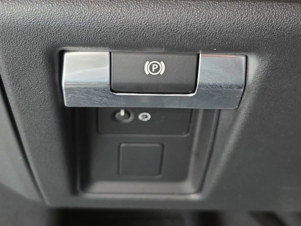 Used 2022 Land Rover Defender 110 X AWD/4WD image 21