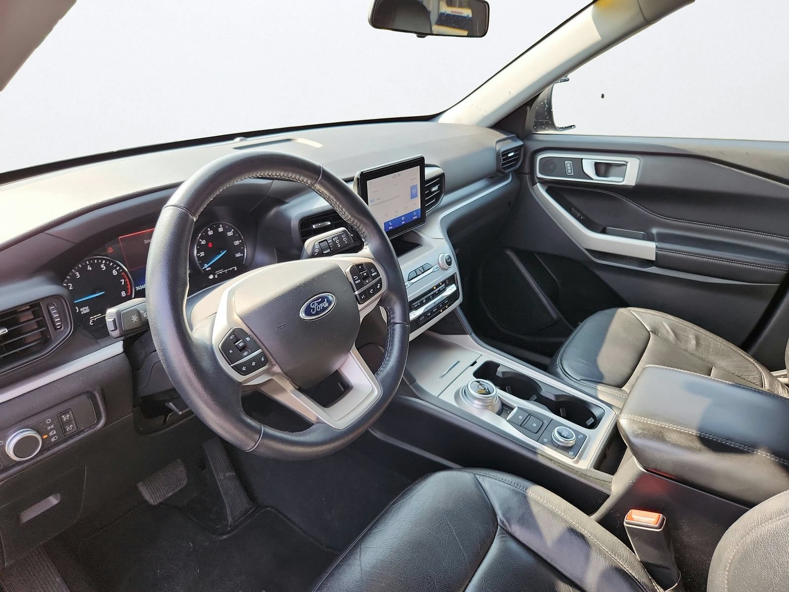 Used 2021 Ford Explorer XLT AWD/4WD image 11