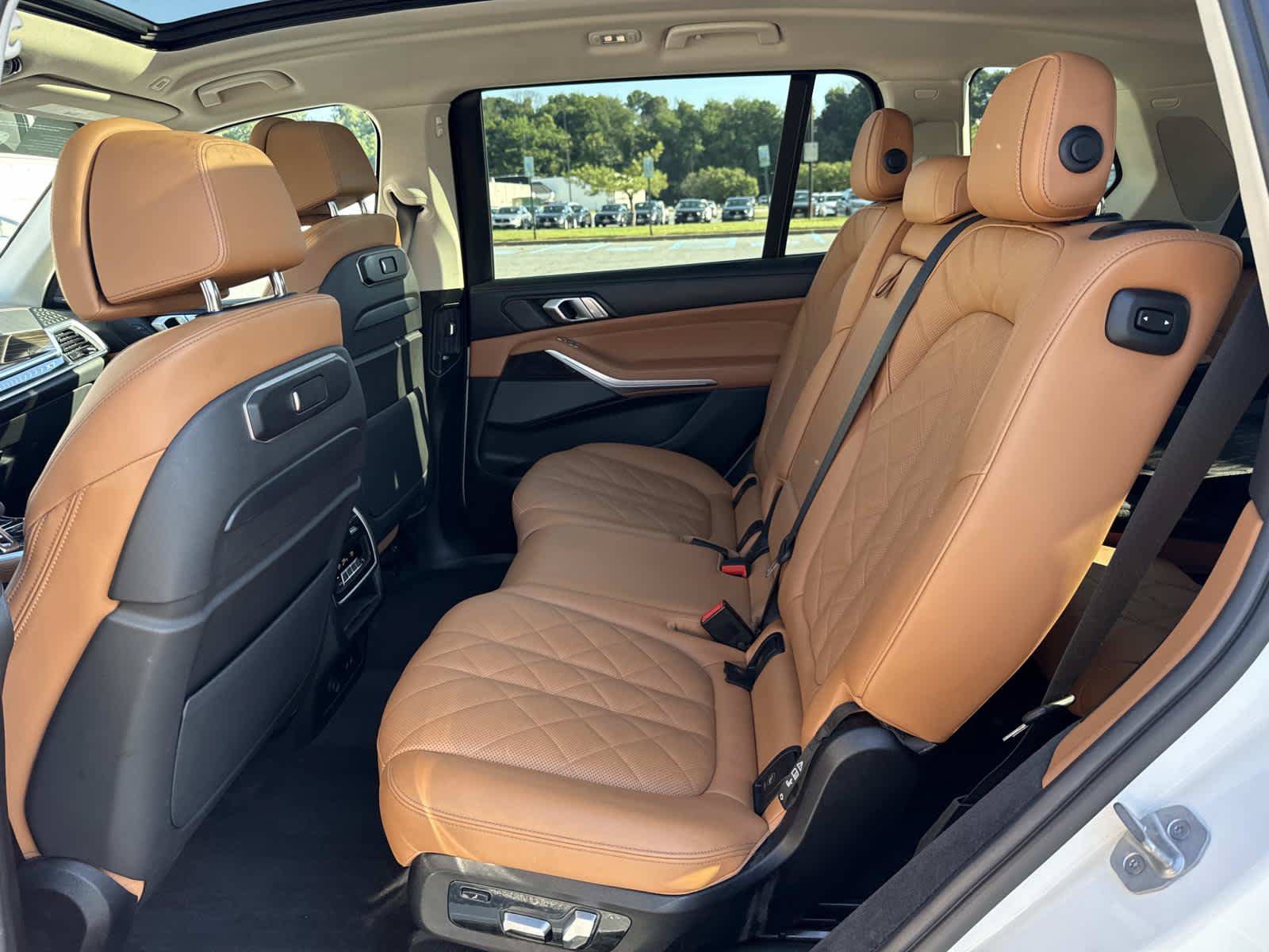 Used 2023 BMW X7 xDrive40i w/ Premium Package AWD/4WD image 15