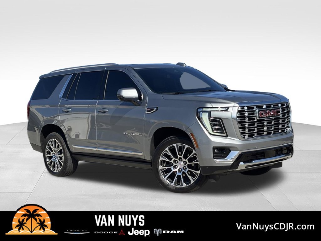 Used 2025 GMC Yukon Denali w/ Sun & Power Step Package