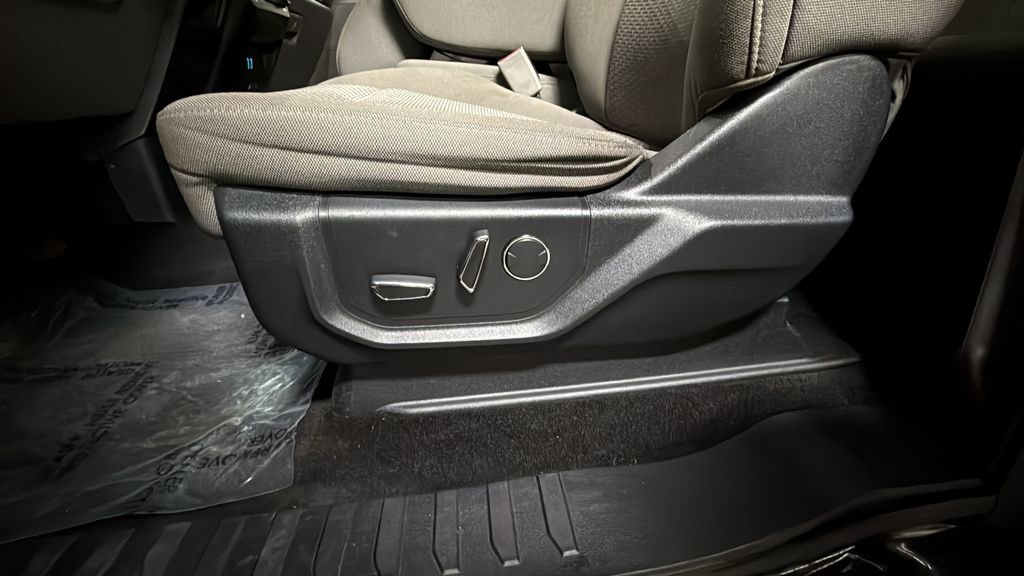 Used 2017 Ford F150 XLT w/ Equipment Group 302A Luxury image 24