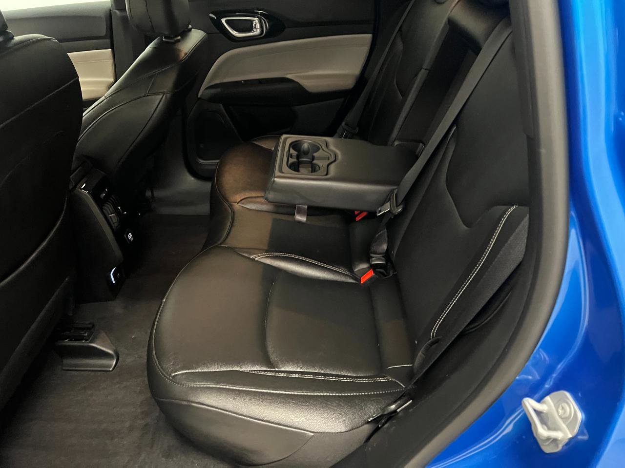 Used 2025 Jeep Compass Limited AWD/4WD image 25