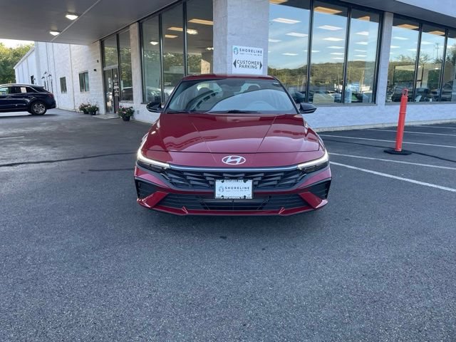 Used 2025 Hyundai Elantra Sport FWD image 2