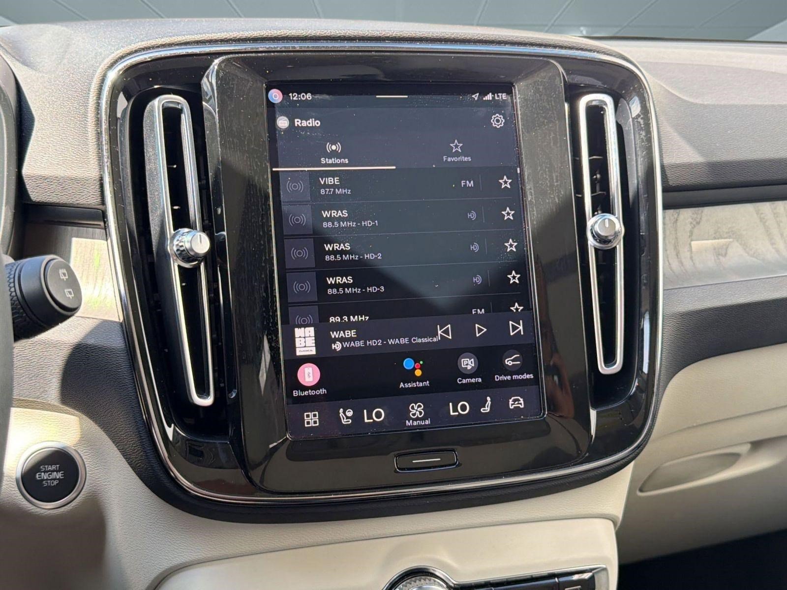 Used 2023 Volvo XC40 B5 Plus w/ Protection Package Premier image 23