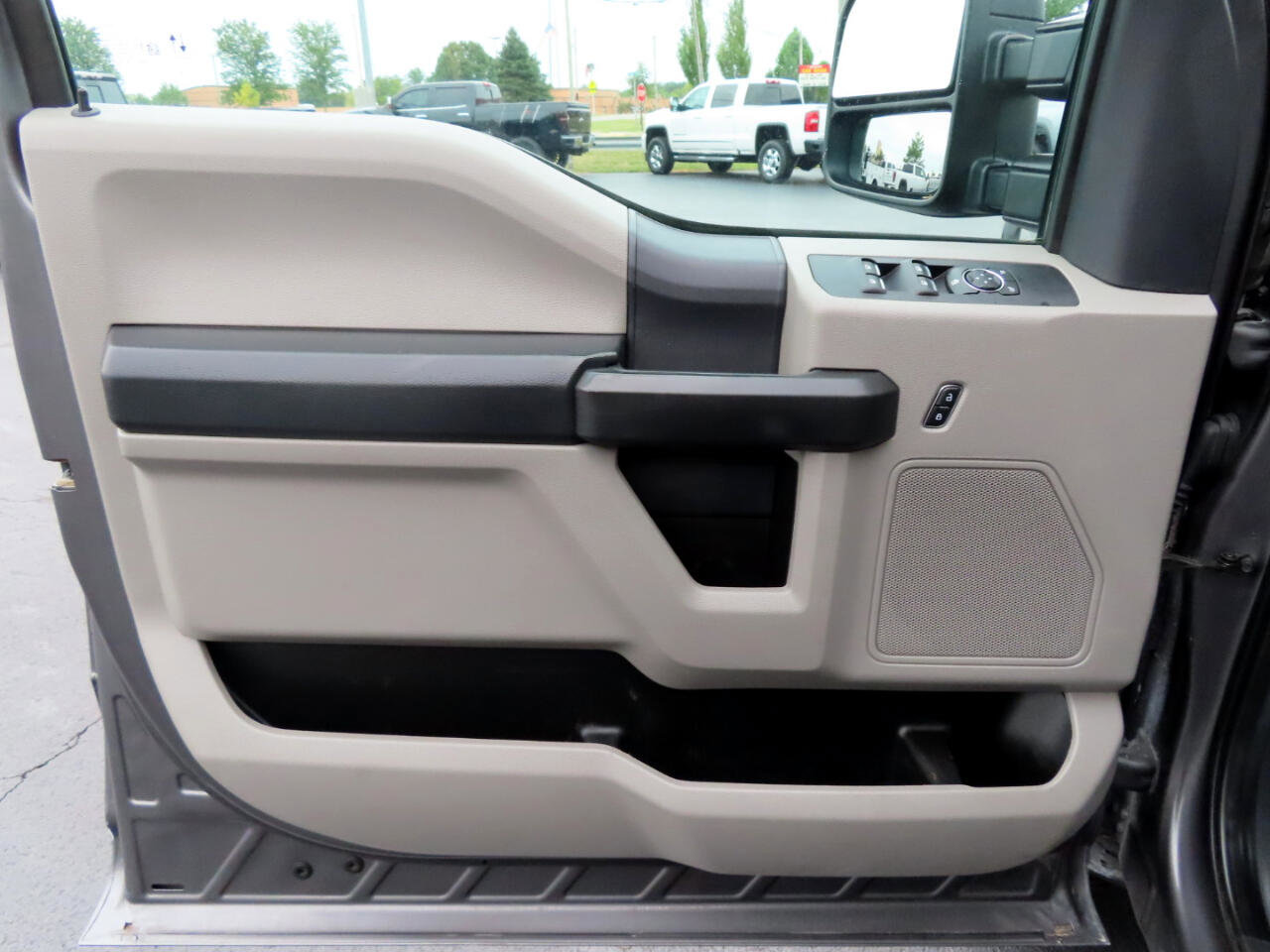 Used 2022 Ford F350 XL w/ Power Equipment Group image 25