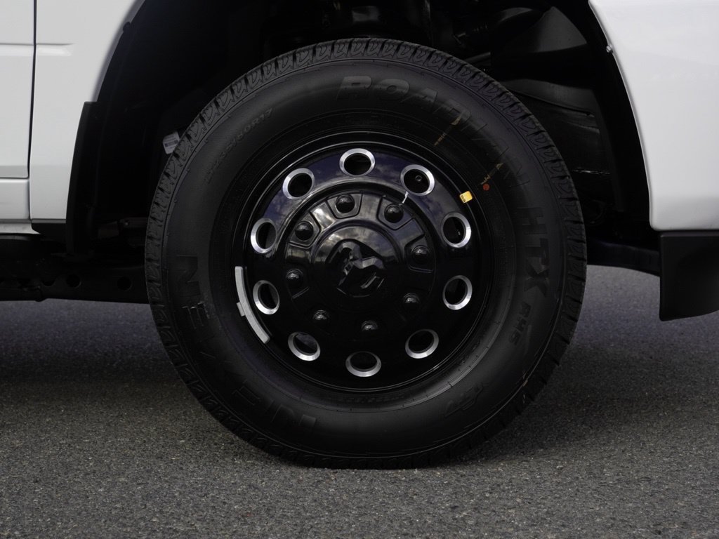 New 2026 RAM 3500 Laramie AWD/4WD image 11