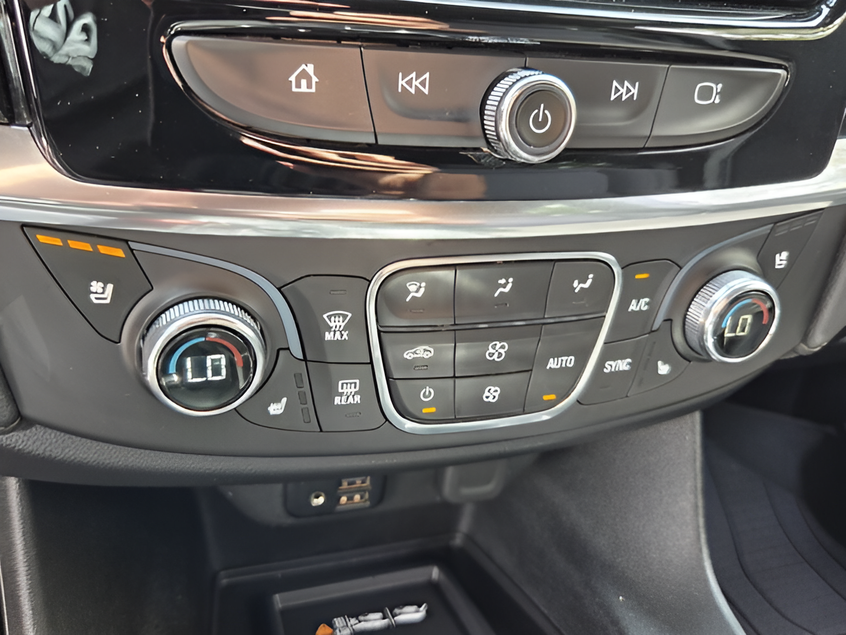 Certified 2023 Chevrolet Traverse High Country w/ LPO, Floor Liner Package AWD/4WD image 21