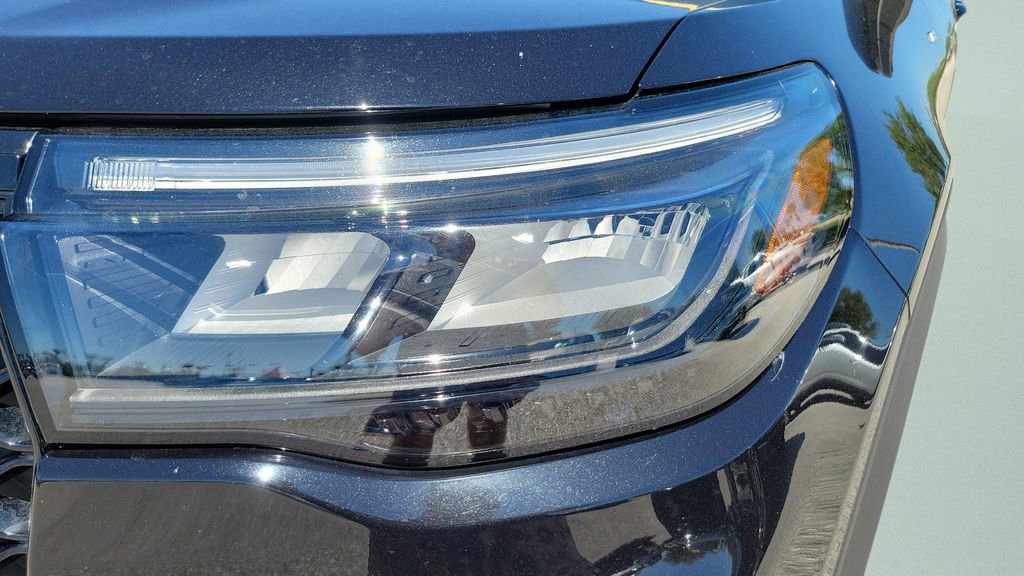 Used 2025 Ford Explorer ST-Line AWD/4WD image 9