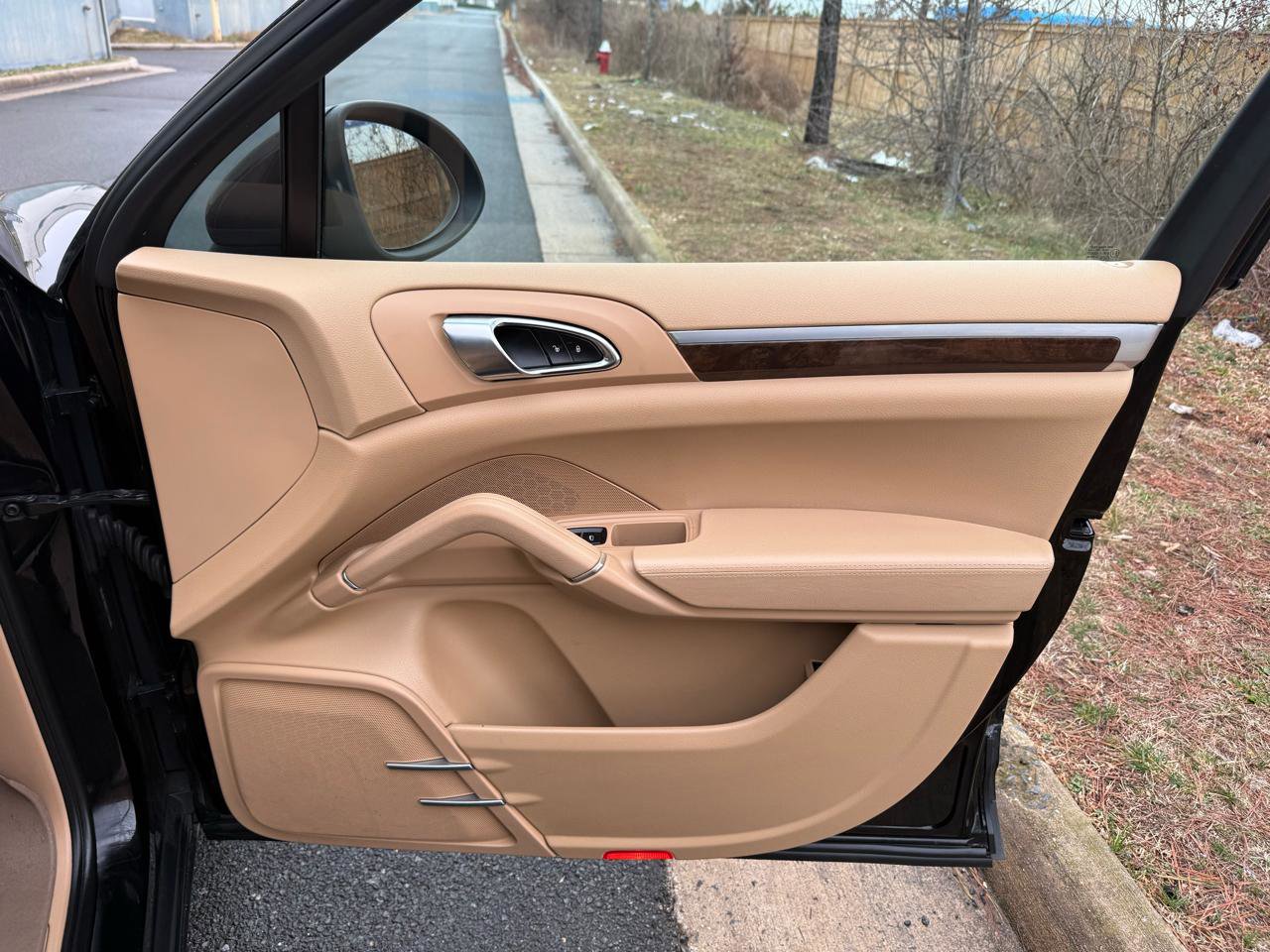 Used 2012 Porsche Cayenne image 25