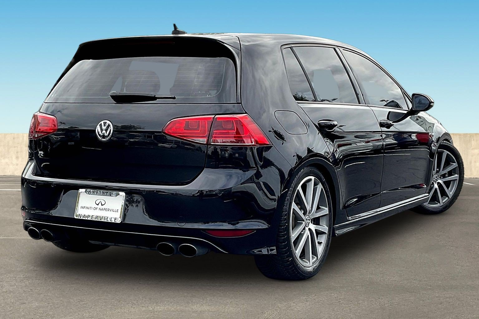 Used 2016 Volkswagen Golf R 4-Door AWD/4WD image 5