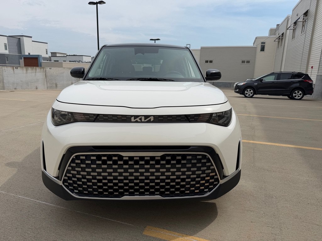 Used 2025 Kia Soul EX FWD image 2
