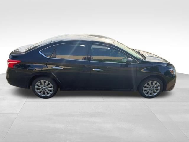Used 2019 Nissan Sentra S FWD image 2