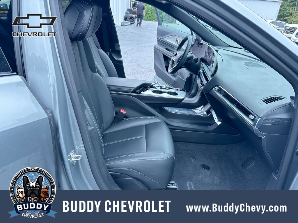 Used 2024 Cadillac Lyriq Tech RWD image 32