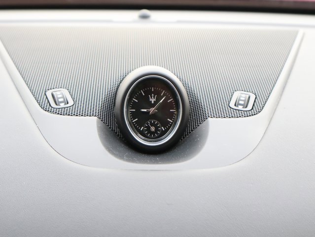 Used 2020 Maserati Levante GranLusso image 32