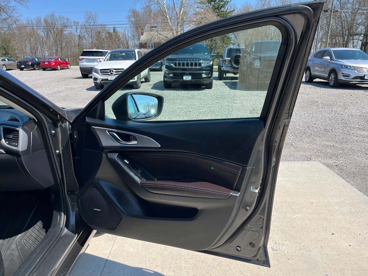 Used 2018 MAZDA MAZDA3 Touring FWD image 8