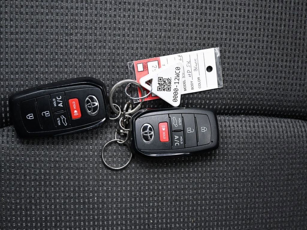 Used 2024 Toyota bZ4X XLE w/ Weather Package image 29