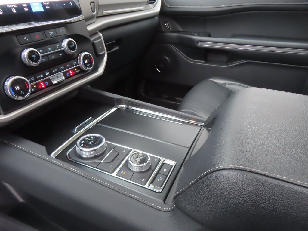 Used 2024 Ford Expedition Max XLT image 22