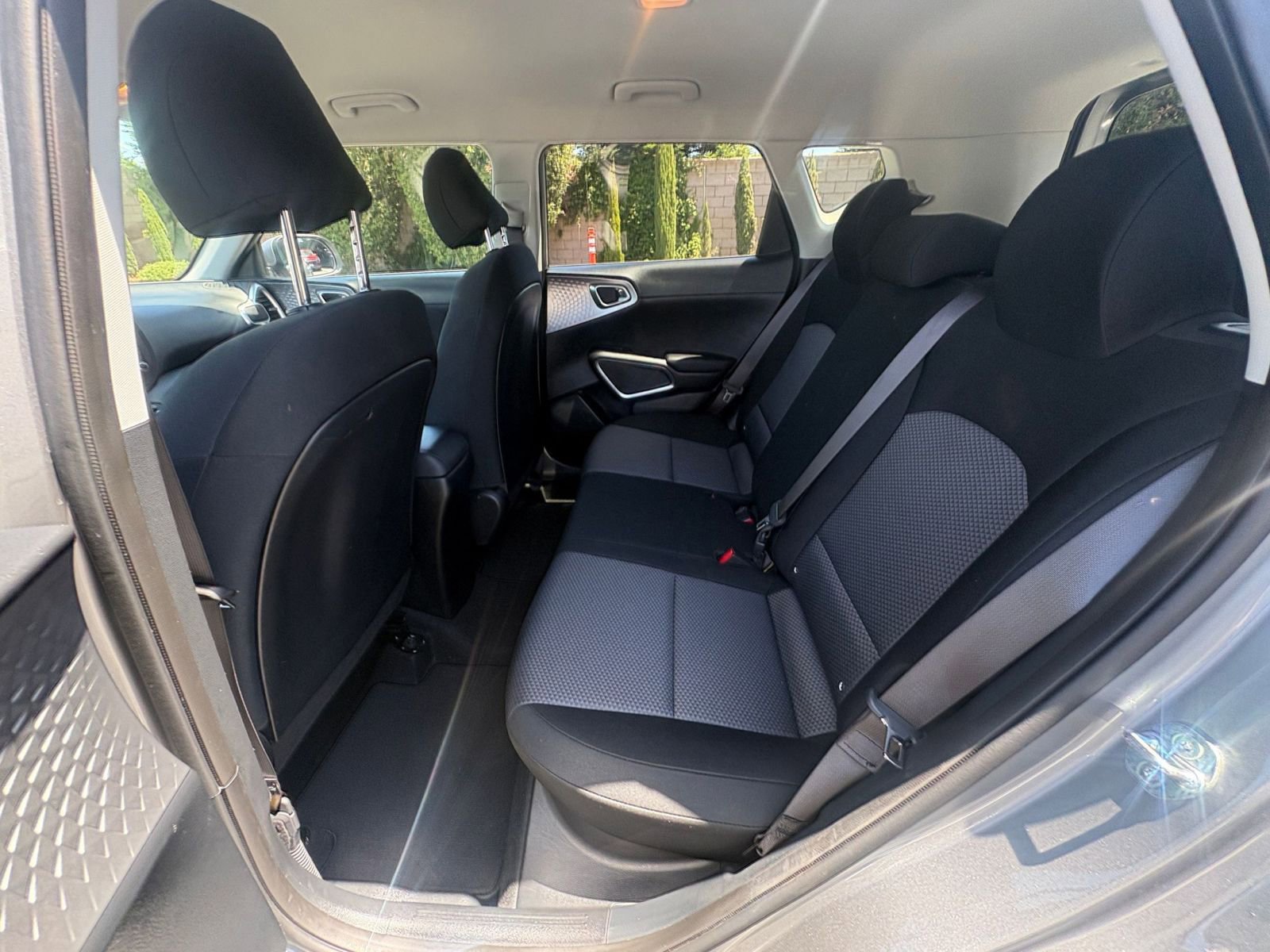 Used 2025 Kia Soul LX w/ LX Technology Package FWD image 23