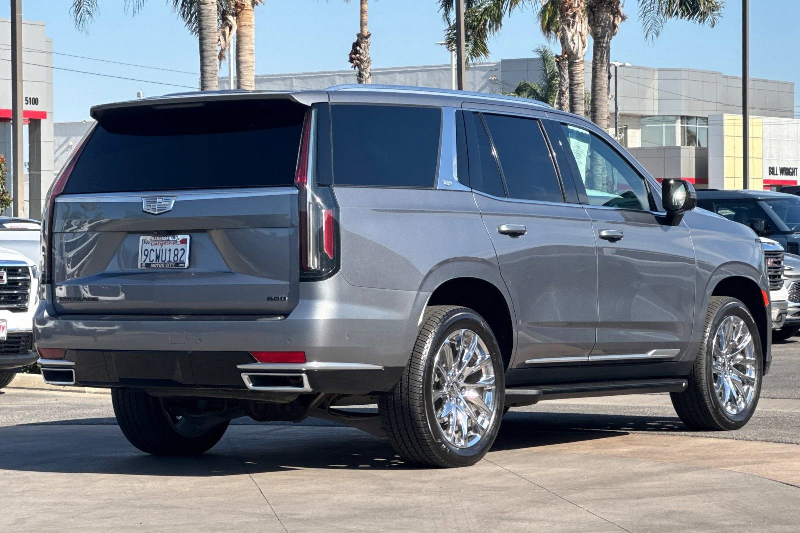 Certified 2021 Cadillac Escalade Premium Luxury w/ LPO, Radiant Package AWD/4WD image 4